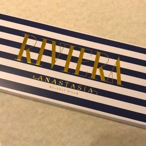 RIVIERA EYESHADOW PALETTE . Anastasia Beverly HILLS